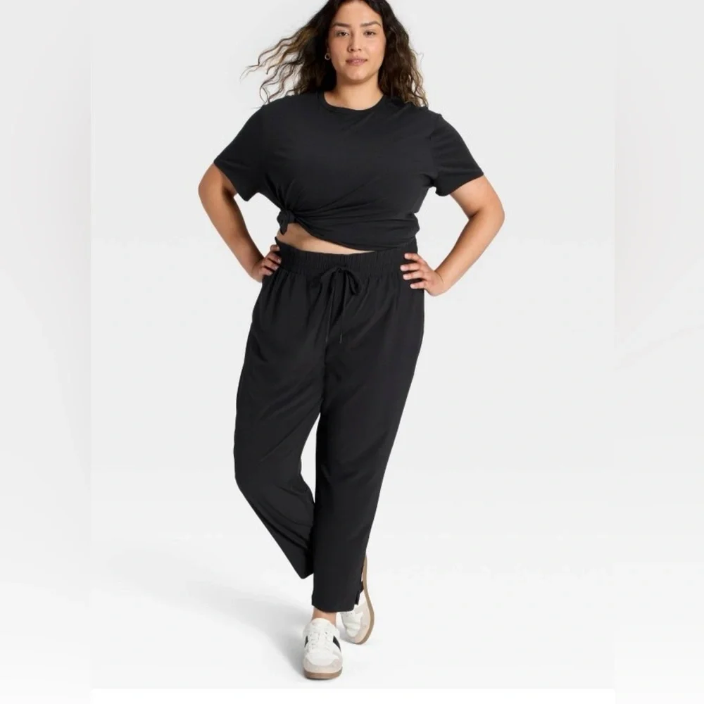 Women’s All in Motion Joggers/ taper pants Bundle Grey, Olive, & Black, 3X - Picture 3 of 15